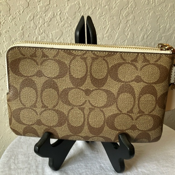 Coach: Signature Canvas Double Corner Zip Wristlet - Picture 7 of 16